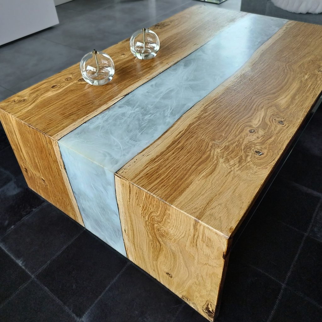 table basse cascade bois et résine époxy Prenn Aour