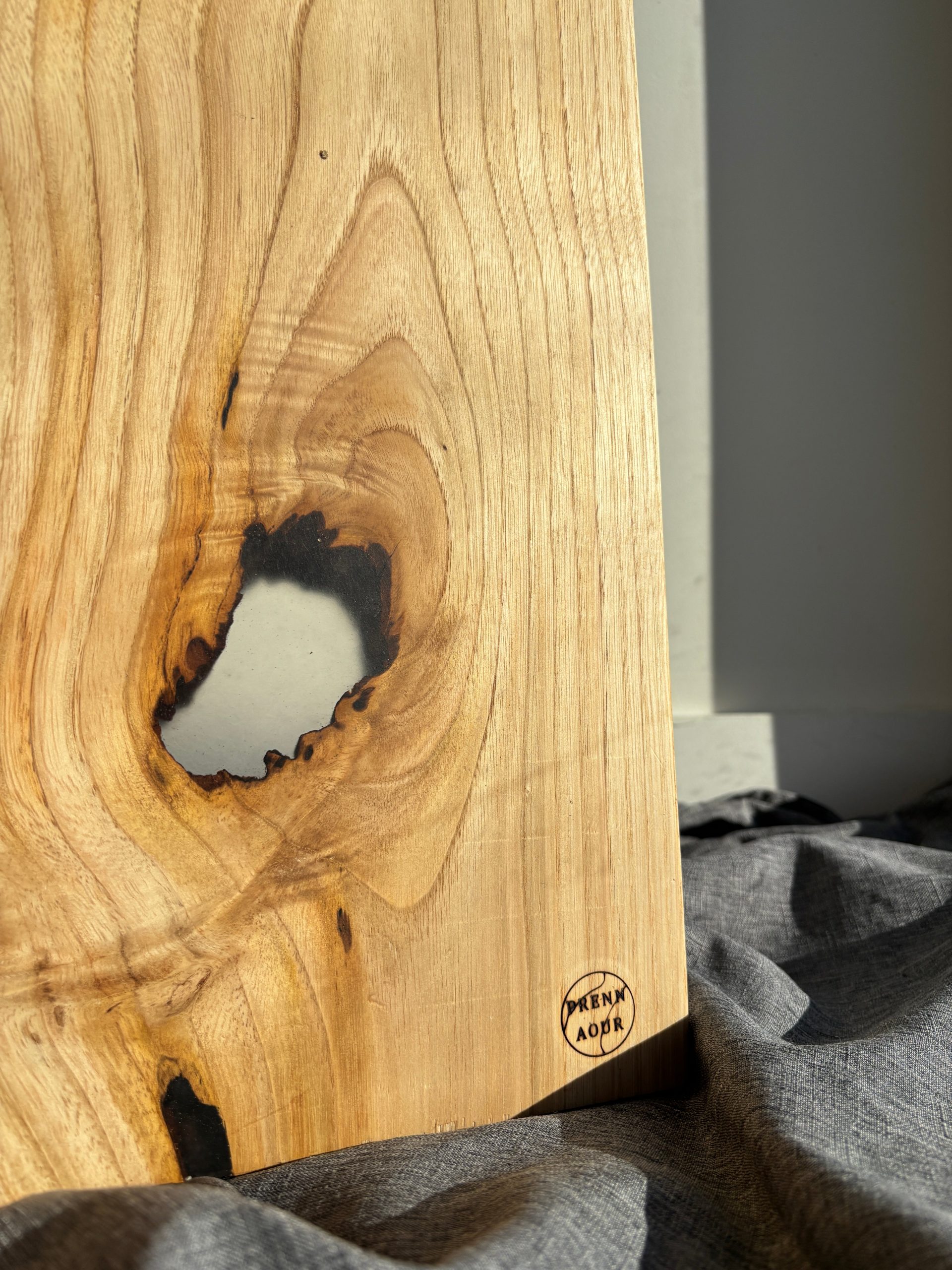 Planche - Aube Douce – planche apéritif bois résine époxy – vue 4