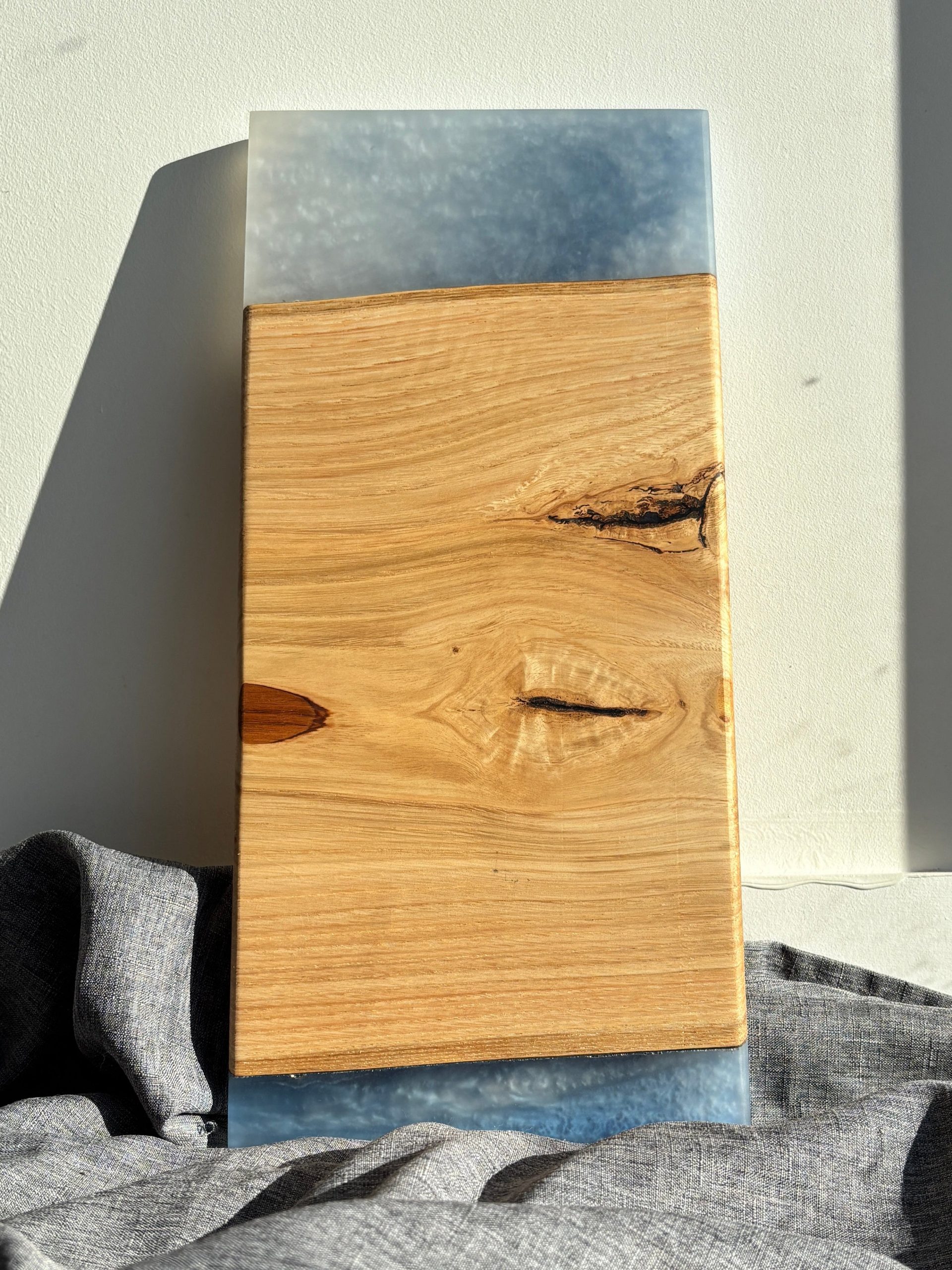 Planche - Fraîcheur matinale – planche apéritif bois résine époxy