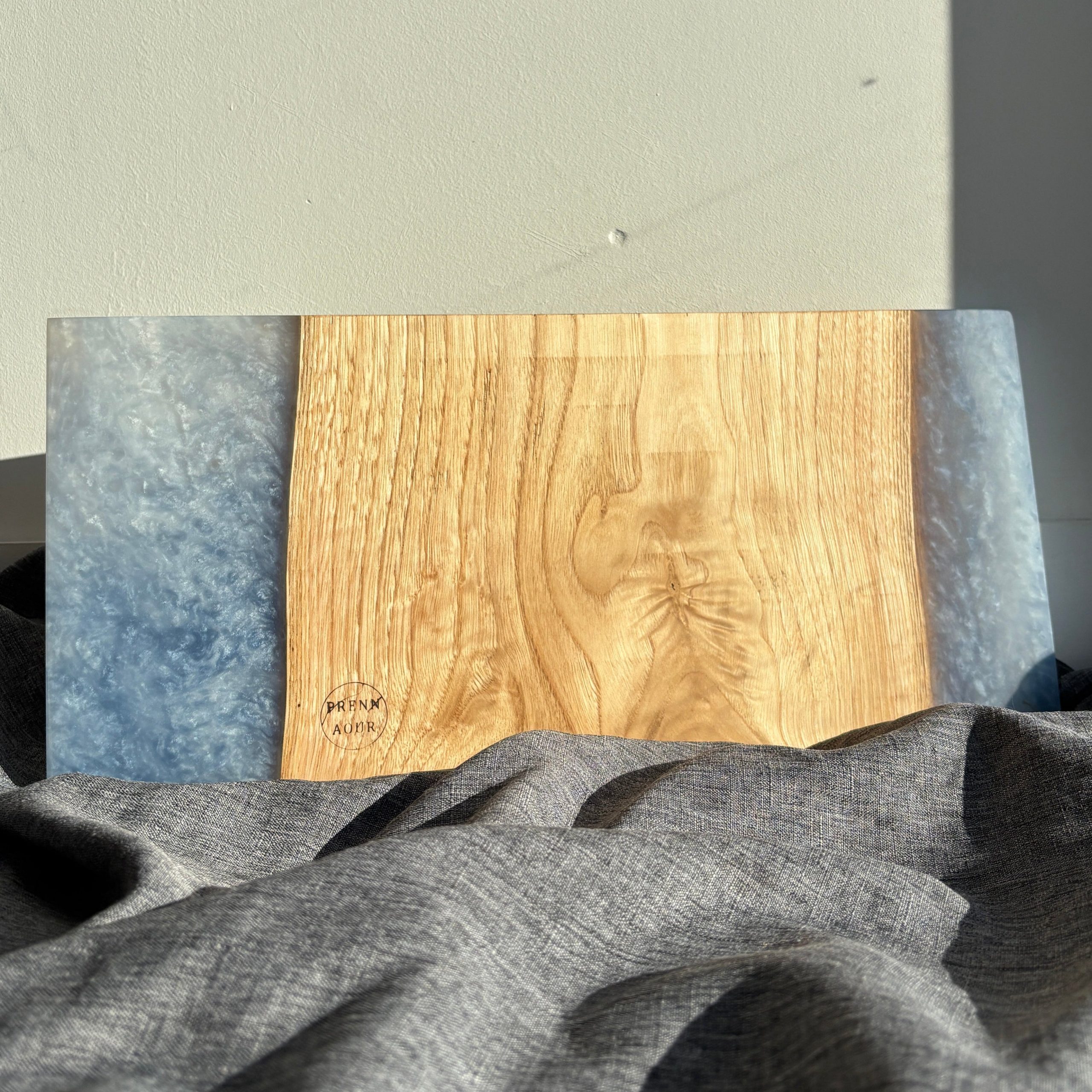 Planche - Fraîcheur matinale – planche apéritif bois résine époxy – vue 3