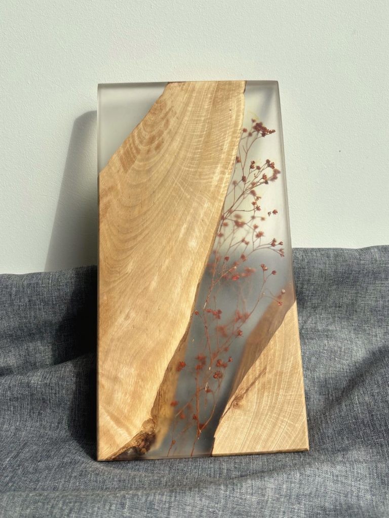 Planche - Printemps Ecarlate – planche apéritif bois résine époxy