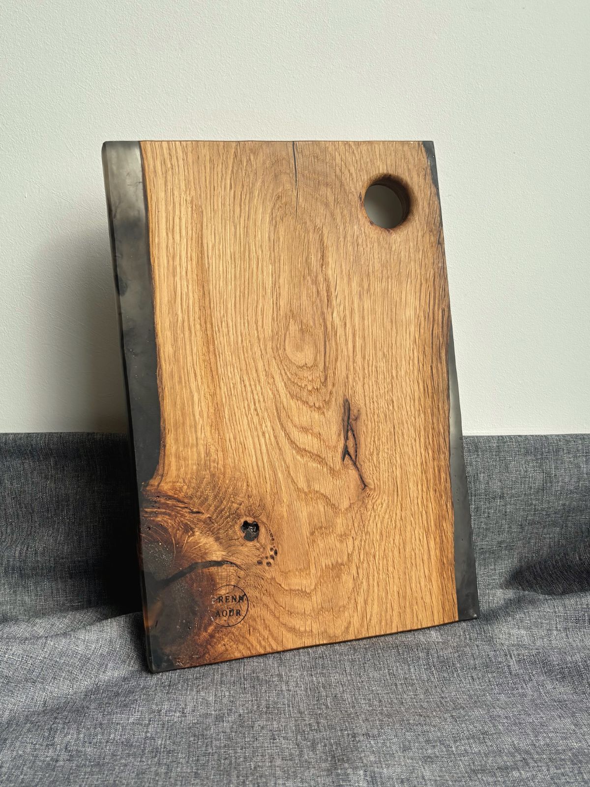 Planche - Fumée Noire – planche apéritif bois résine époxy – vue 2