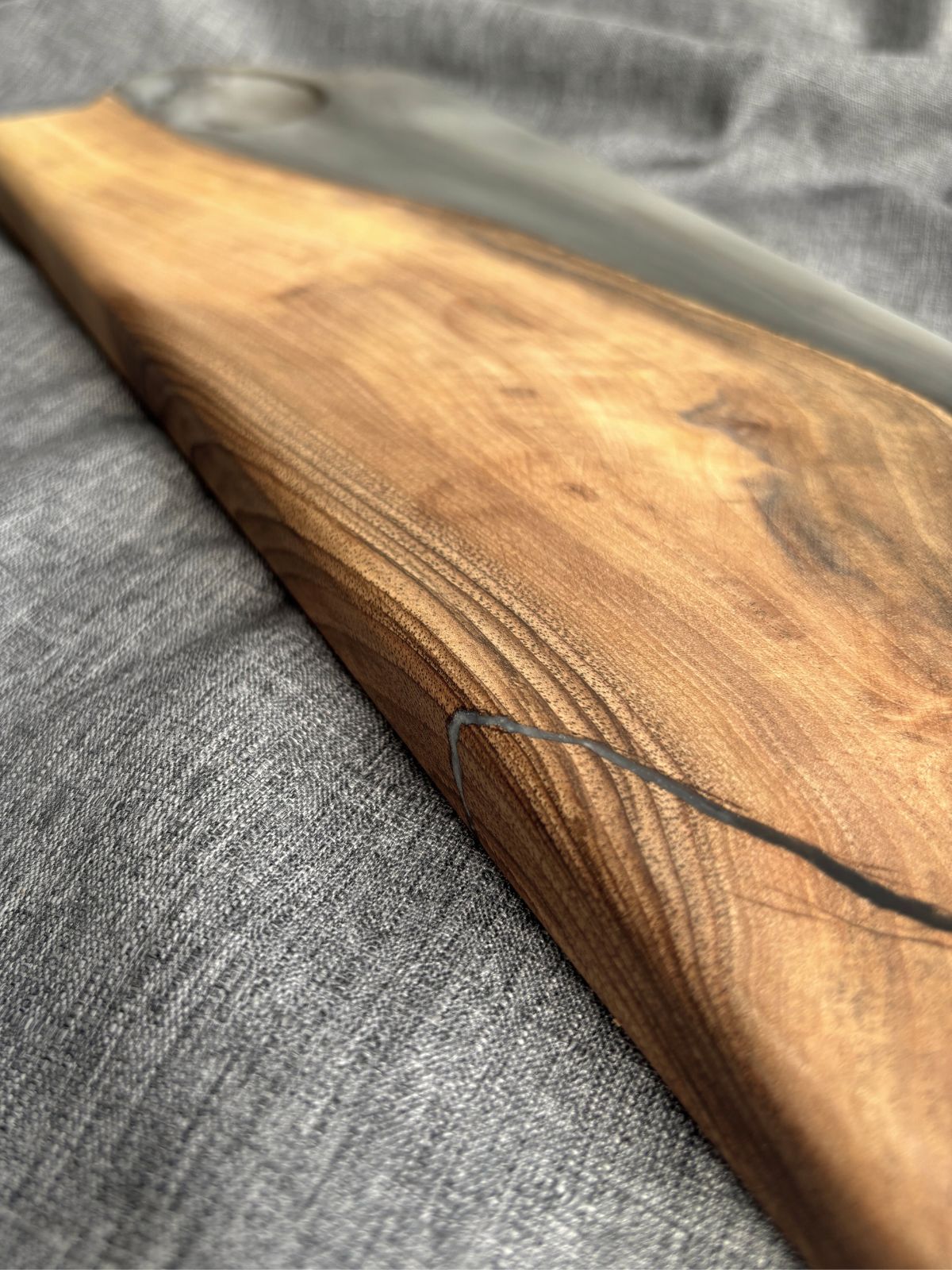 Planche - Graphite Marbré – planche apéritif bois résine époxy – vue 3